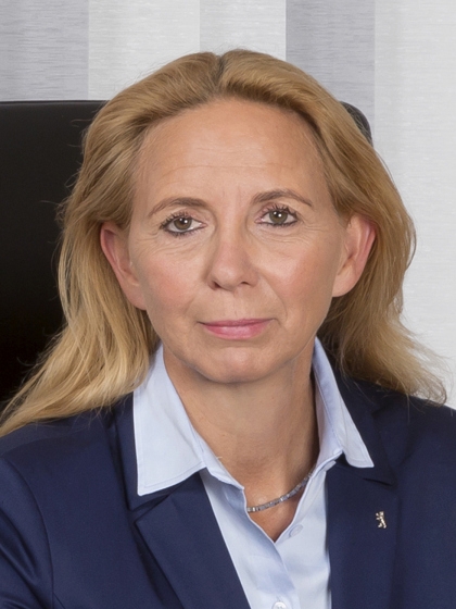 Polizeipräsidentin Dr. Barbara Slowik (Polizeipräsidium Berlin ...